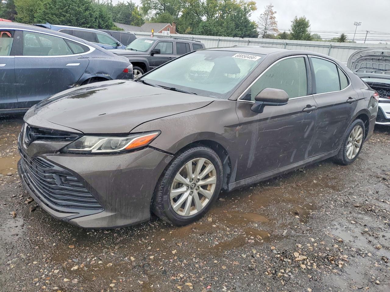 2018 TOYOTA CAMRY LE/SE/XLE/XSE — Front 3/4