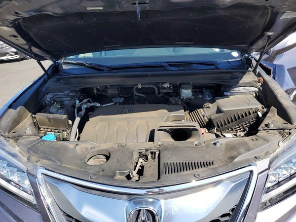2018 ACURA RDX Advance Package — Engine bay