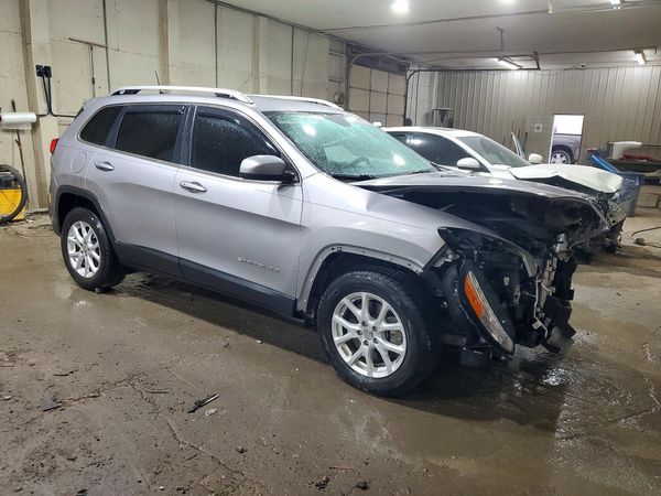 2018 JEEP CHEROKEE — Passenger 3/4