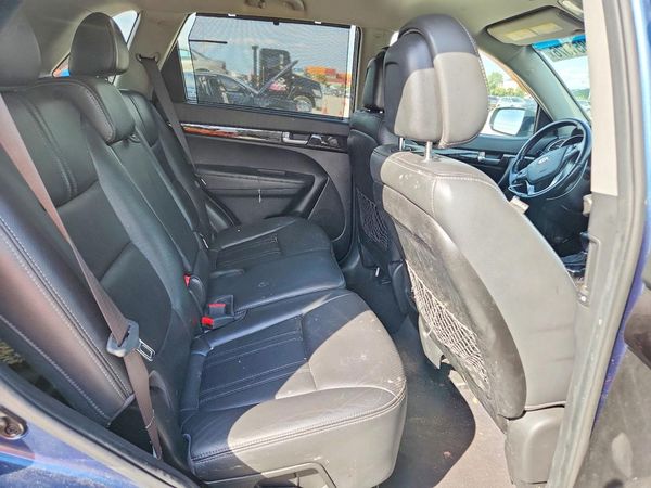 2014 KIA SORENTO Base/ LX
