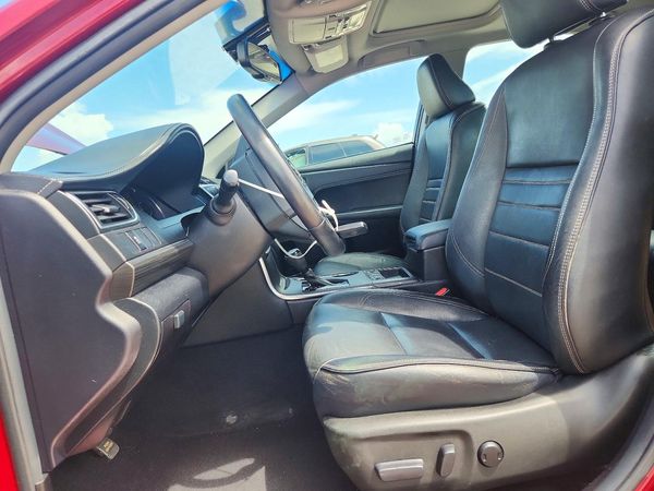 2016 TOYOTA CAMRY Hybrid — DENT