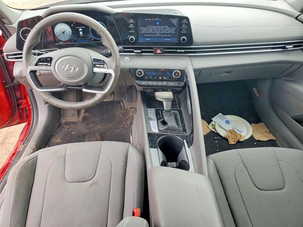 2022 HYUNDAI ELANTRA SEL w/ Convenience Pkg