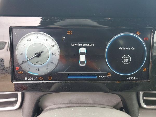 2022 HYUNDAI ELANTRA SEL w/ Convenience Pkg