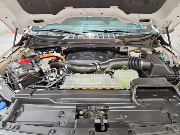 2021 FORD F150 — Engine bay