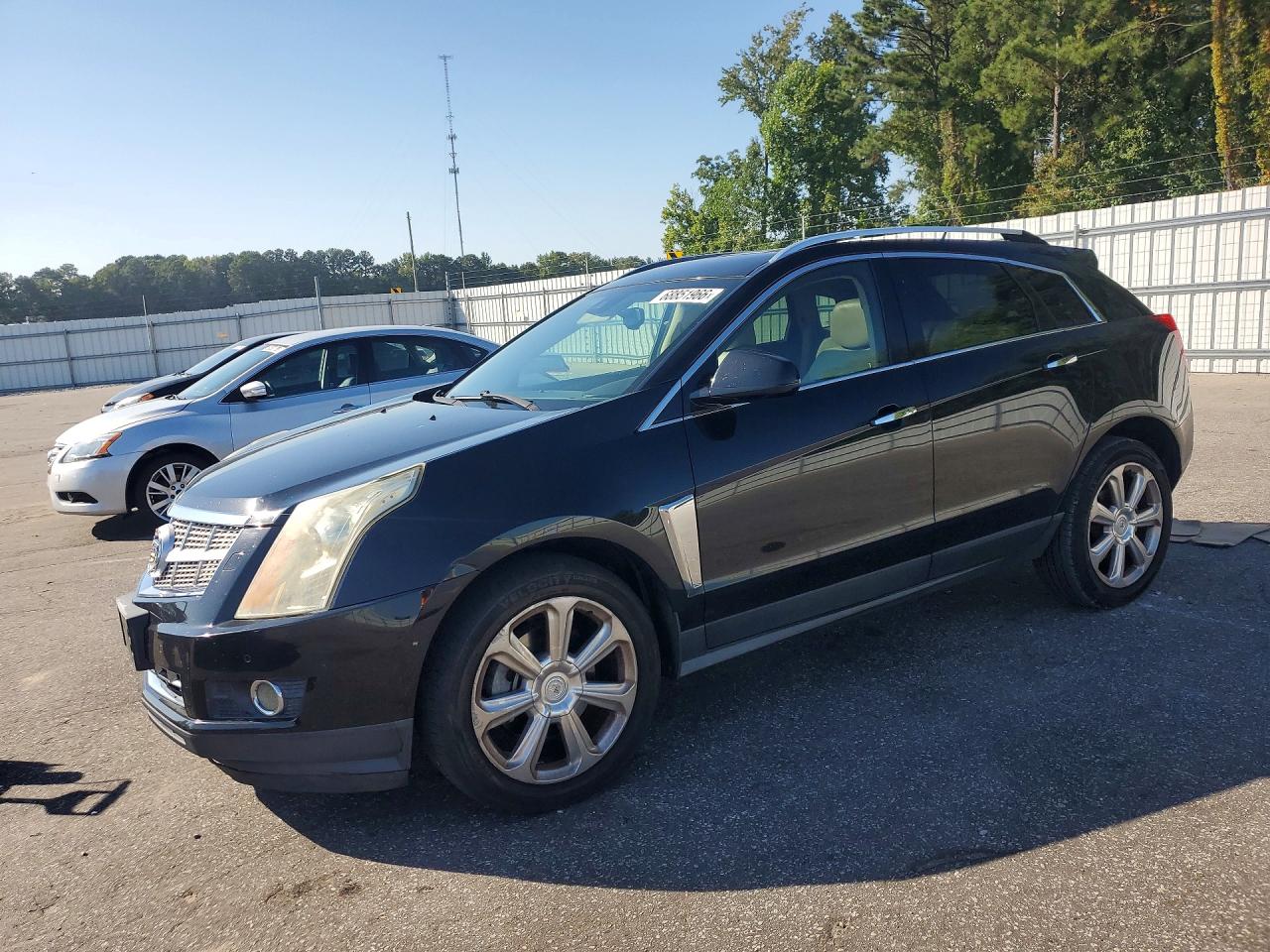 2013 CADILLAC SRX — Front 3/4