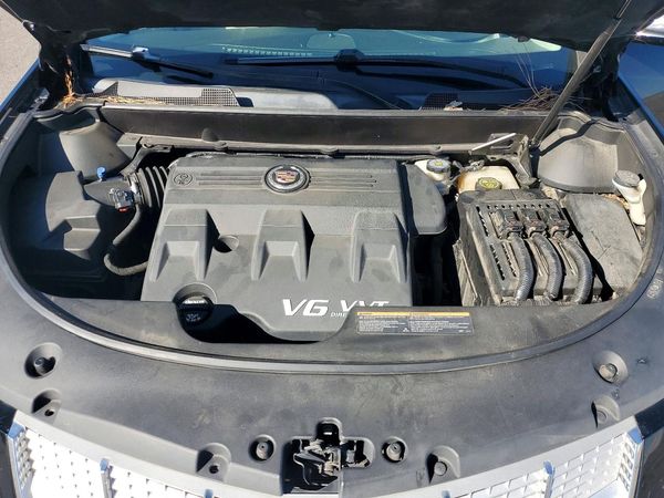 2013 CADILLAC SRX — Engine bay
