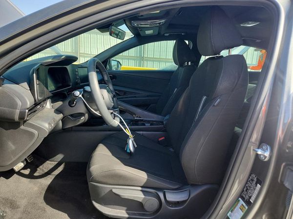 2026 HYUNDAI ELANTRA — DENT