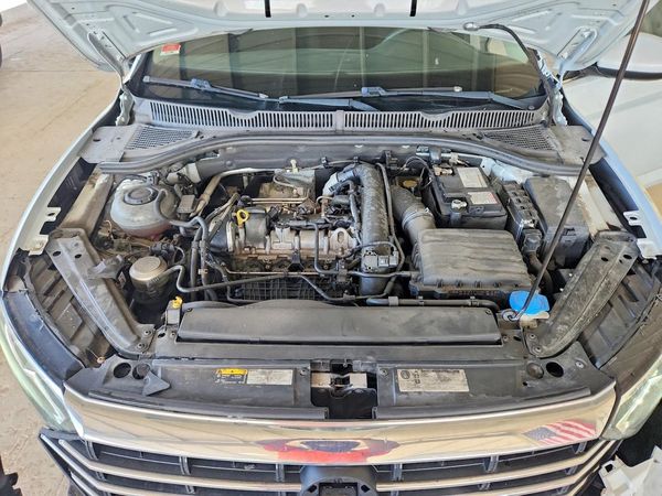2019 VOLKSWAGEN JETTA S, SE, R-Line — Engine bay