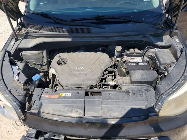 2014 KIA SOUL — Engine bay