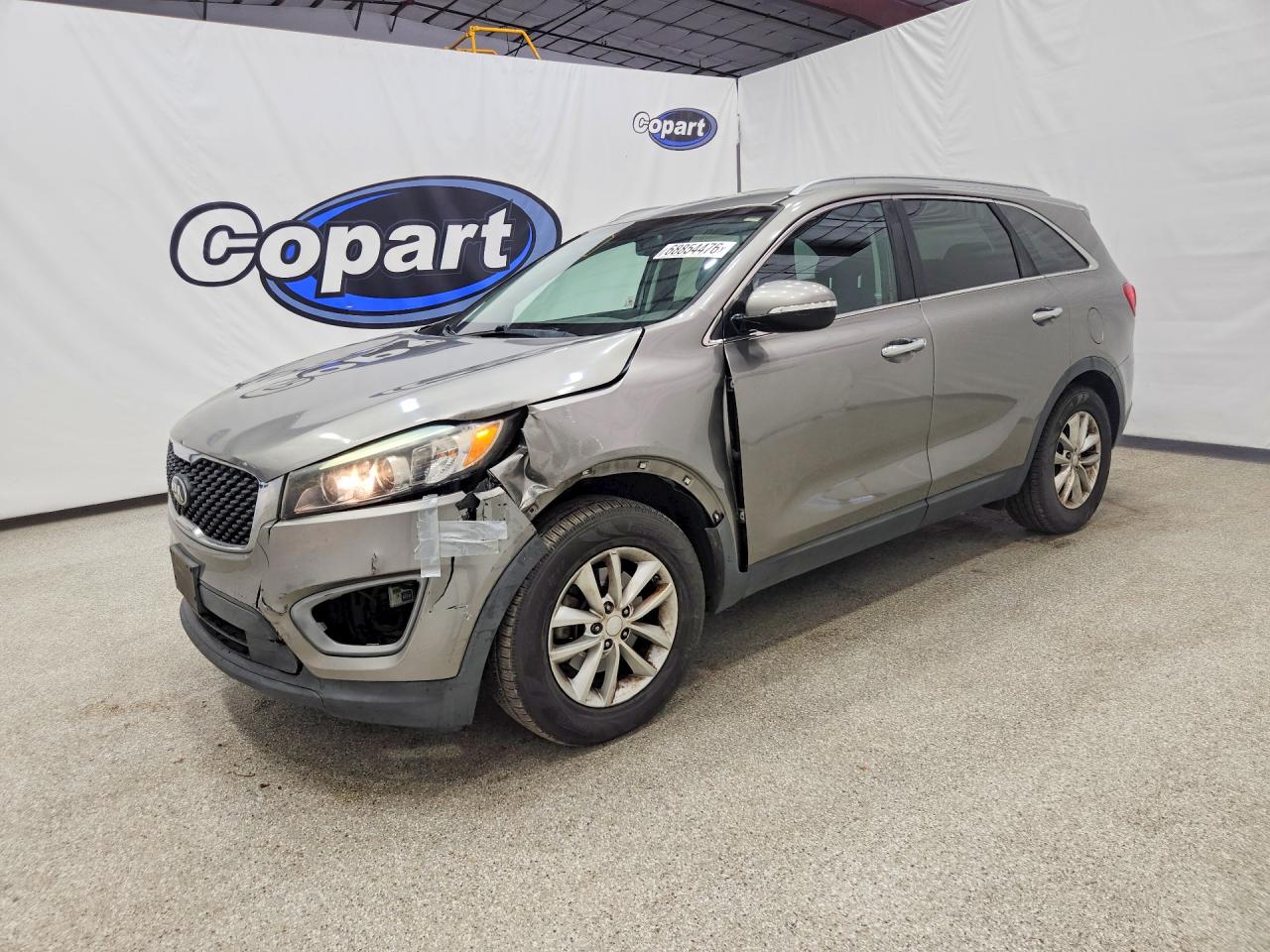 2016 KIA SORENTO L / LX