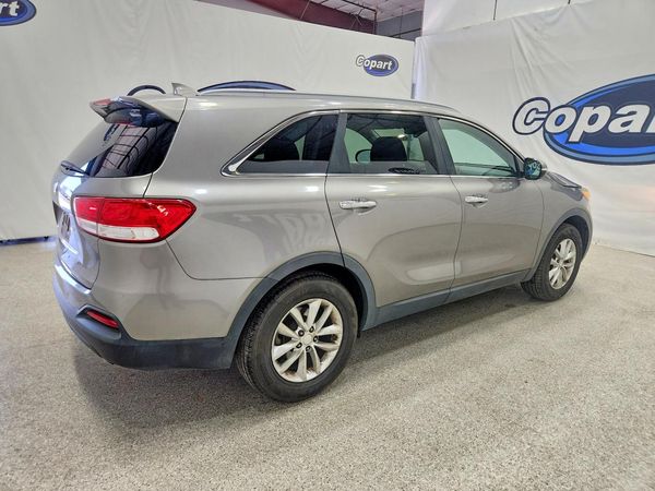 2016 KIA SORENTO L / LX