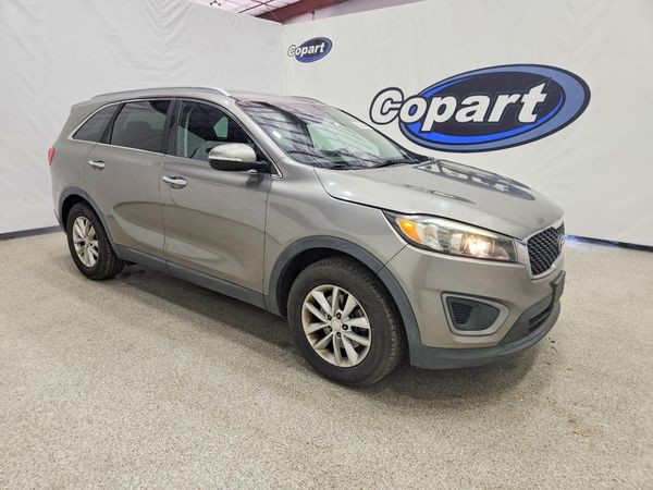 2016 KIA SORENTO L / LX