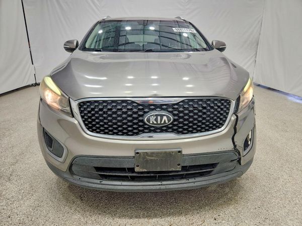 2016 KIA SORENTO L / LX