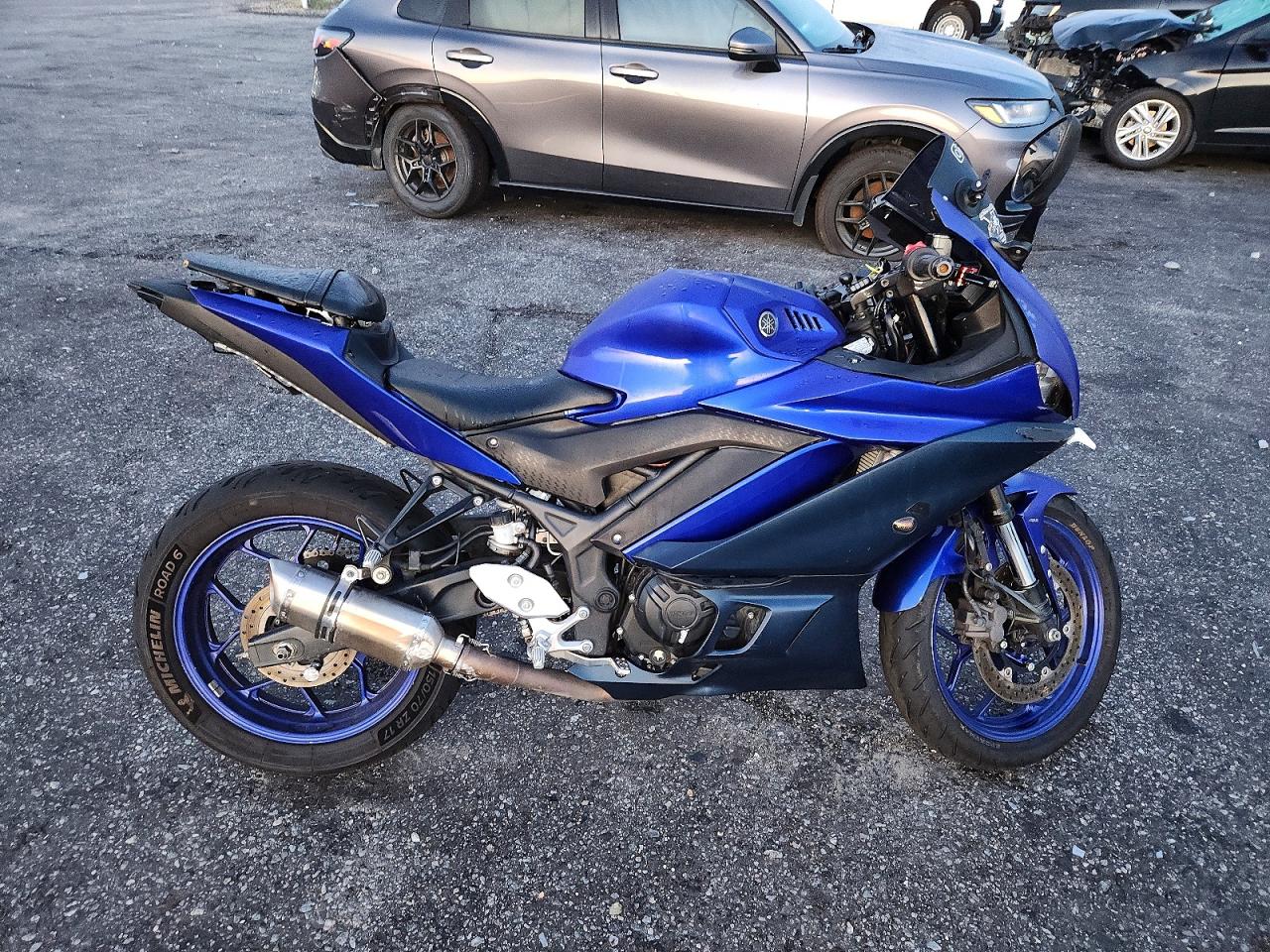 Yamaha YZFR3