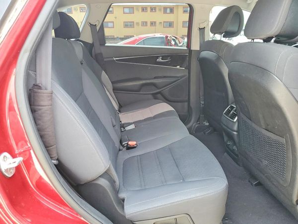 2016 KIA SORENTO L / LX