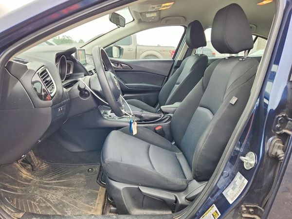 2016 MAZDA 3 SV/Base — DENT