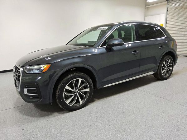 2021 AUDI Q5 quattro Premium Plus — Front 3/4
