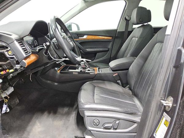 2021 AUDI Q5 quattro Premium Plus — DENT