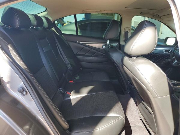 2016 INFINITI Q50