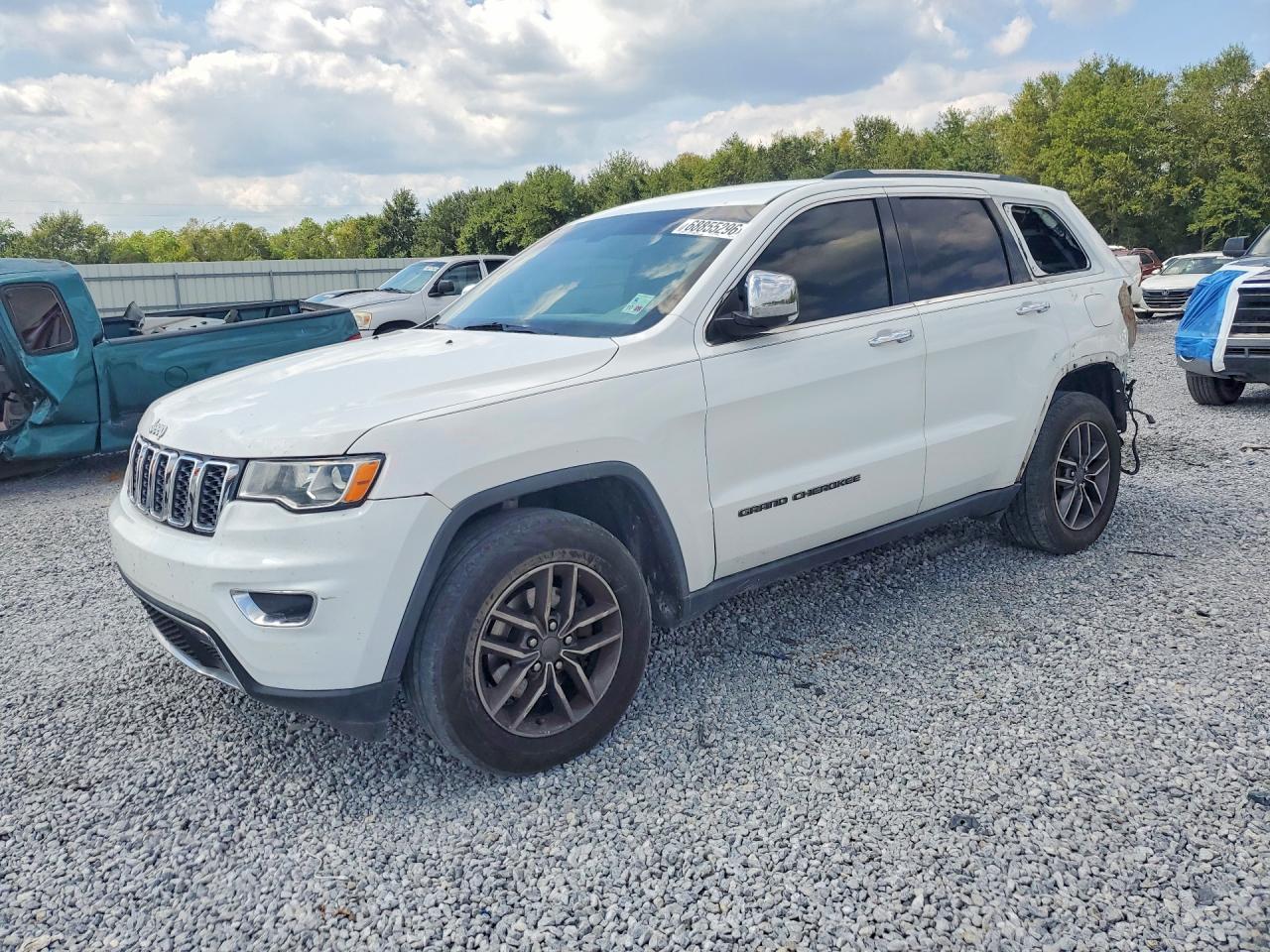 2019 JEEP GRAND CHEROKEE — Front 3/4