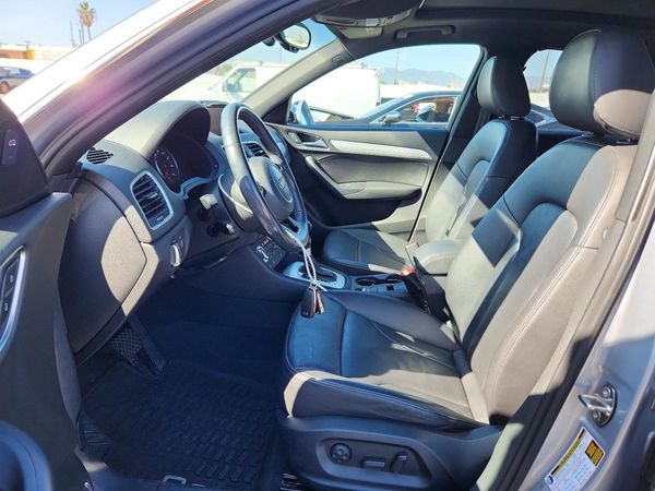 2015 AUDI Q3 — DENT