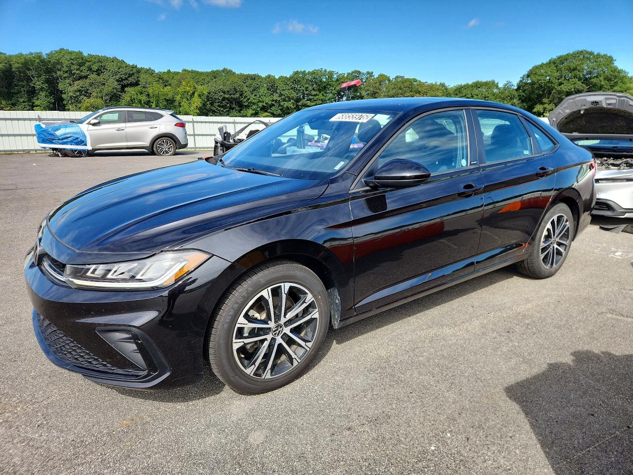 2025 VOLKSWAGEN JETTA Sport — Front 3/4