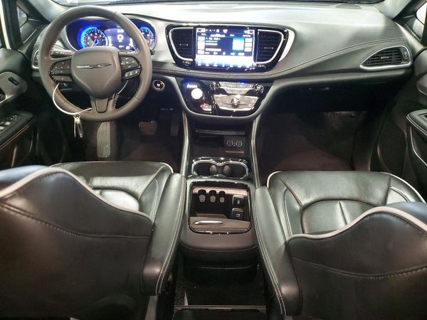 2025 CHRYSLER PACIFICA Limited — CKPT