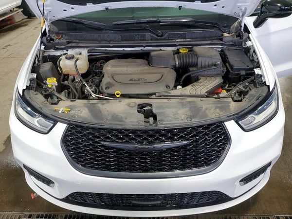 2025 CHRYSLER PACIFICA Limited — Engine bay