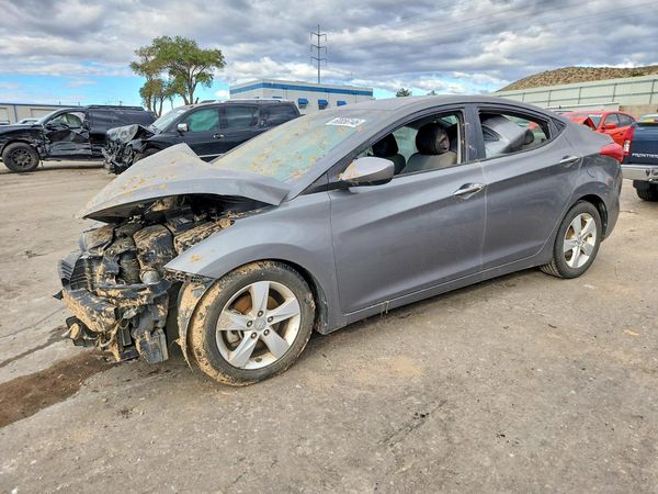 2013 HYUNDAI ELANTRA — Front 3/4