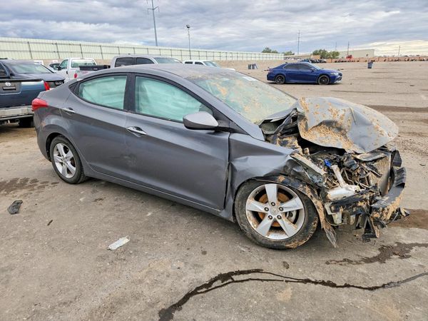 2013 HYUNDAI ELANTRA — Passenger 3/4