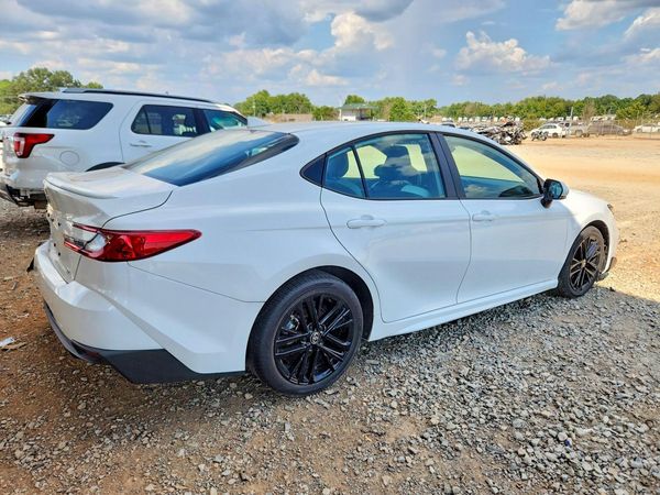 2025 TOYOTA CAMRY