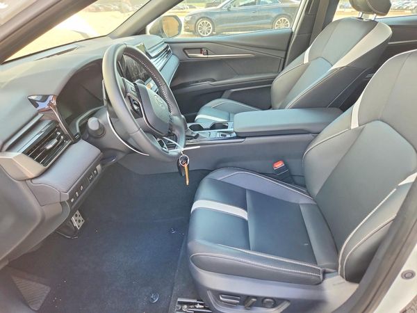 2025 TOYOTA CAMRY