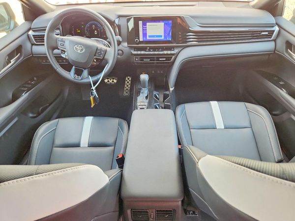 2025 TOYOTA CAMRY