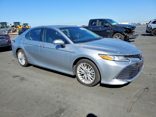 2018 TOYOTA CAMRY SOLA SE/XLE Hybrid