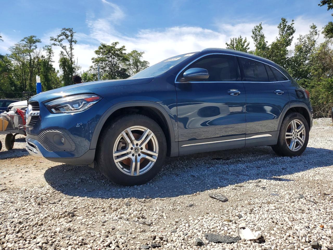 2021 MERCEDES-BENZ GLA-CLASS GLA250 — Front 3/4