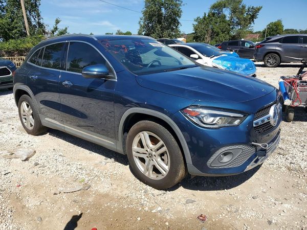 2021 MERCEDES-BENZ GLA-CLASS GLA250 — Passenger 3/4