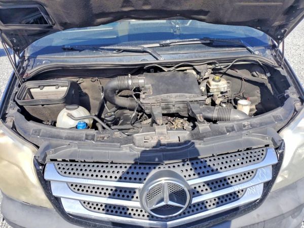 2014 MERCEDES-BENZ SPRINTER High — Engine bay