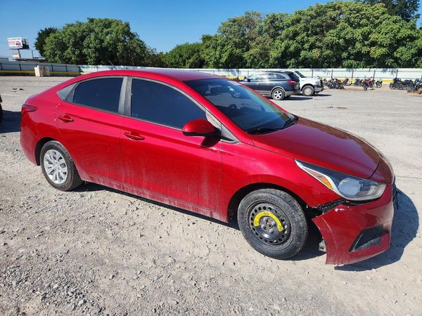 2018 HYUNDAI ACCENT SE and SEL