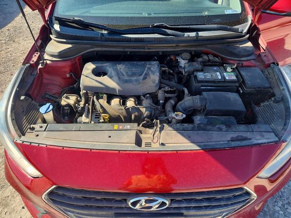 2018 HYUNDAI ACCENT SE and SEL