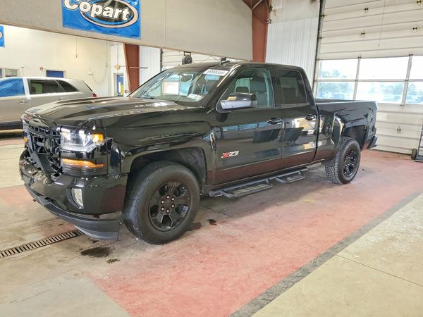 2018 CHEVROLET SILVERADO LT — Front 3/4