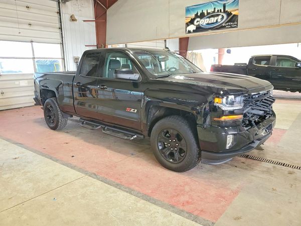2018 CHEVROLET SILVERADO LT — Passenger 3/4