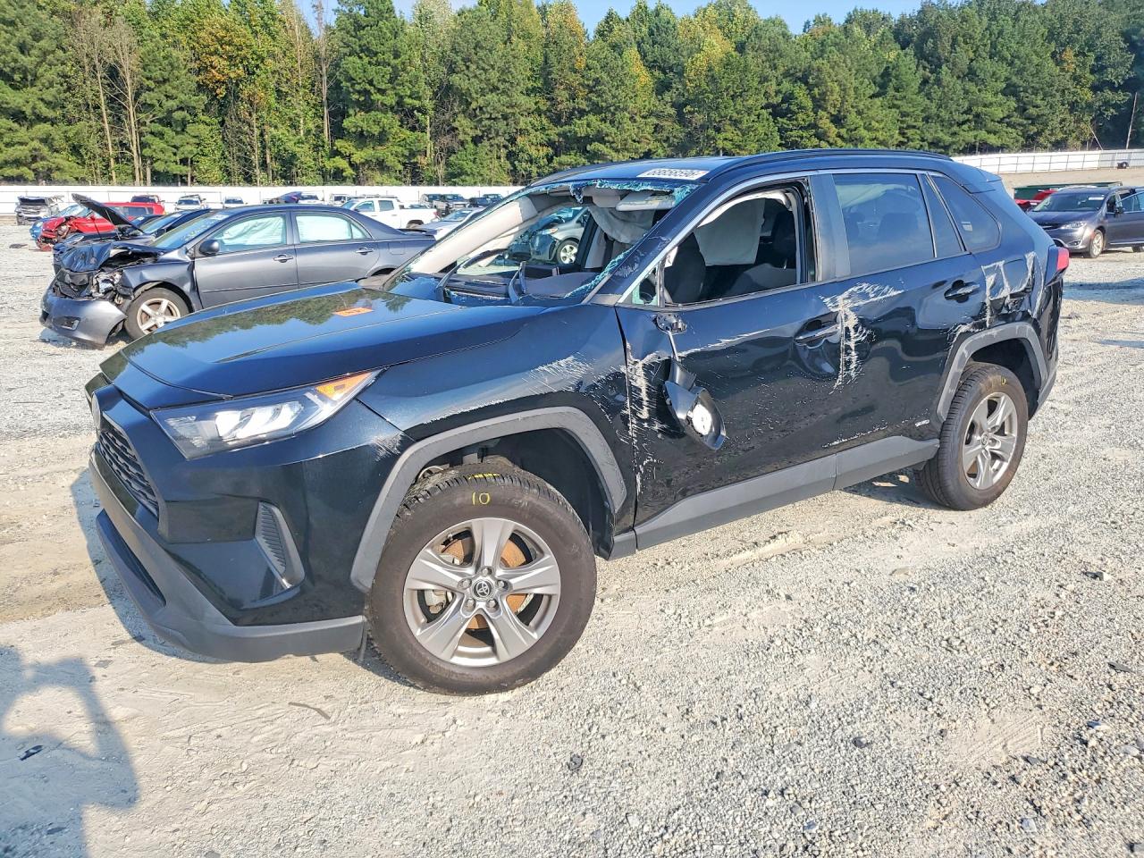 2022 TOYOTA RAV4 LE — Front 3/4