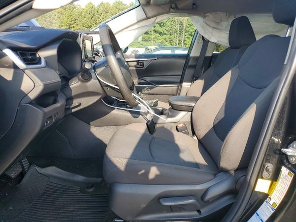 2022 TOYOTA RAV4 LE — DENT