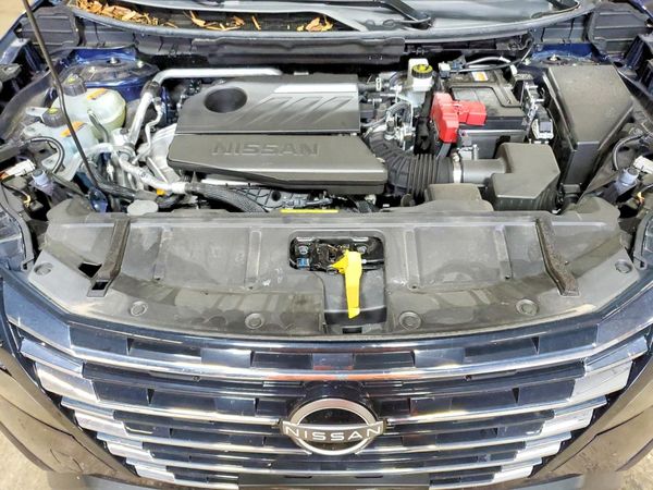 2024 NISSAN ROGUE SV — Engine bay