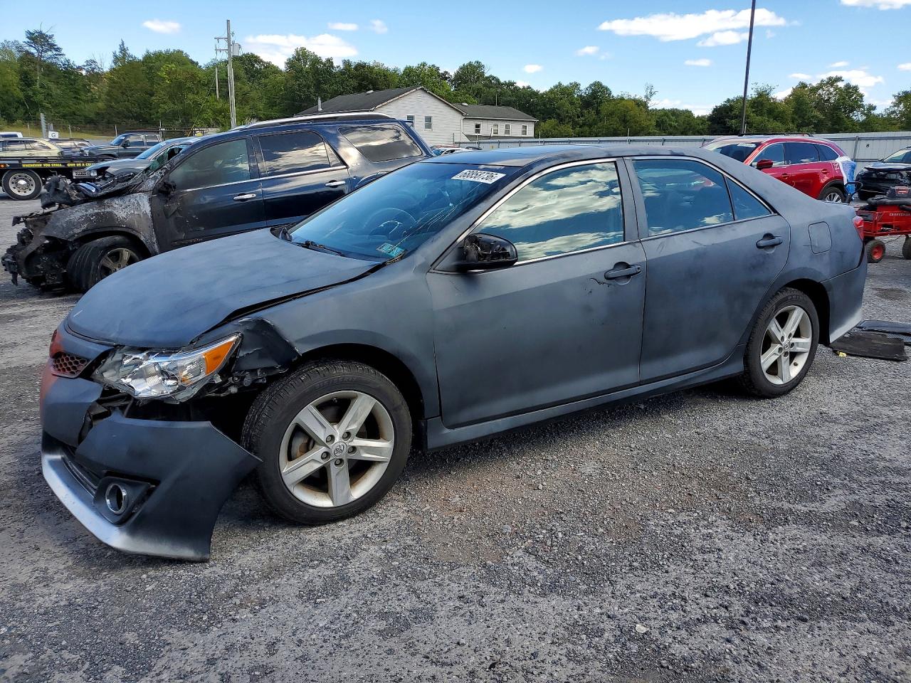 2014 TOYOTA CAMRY