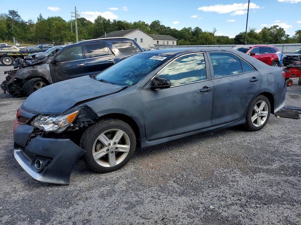 2014 TOYOTA CAMRY