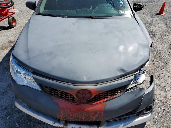 2014 TOYOTA CAMRY