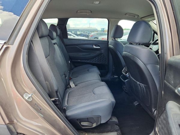 2019 HYUNDAI SANTA FE SE