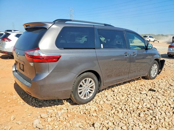 2017 TOYOTA SIENNA — PSRA
