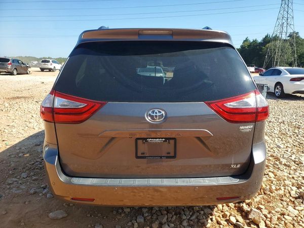 2017 TOYOTA SIENNA — DIRR